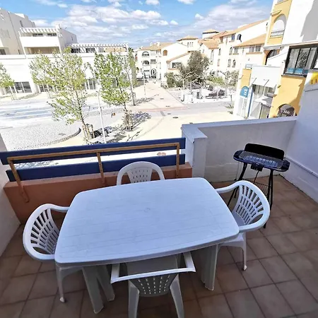 Apartment Les Arenes - 4 Personnes 4 Couchages Port Mae-7051 *